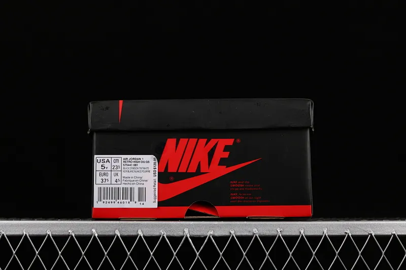 All Categories Air Jordan Jordan Series Basketball Shoes Air Jordan 1 High Air Jordan 1 "Crimson Tint" AJ1 Joe 1 Black Pink Litchi Pattern Women's Shoes 555441-081